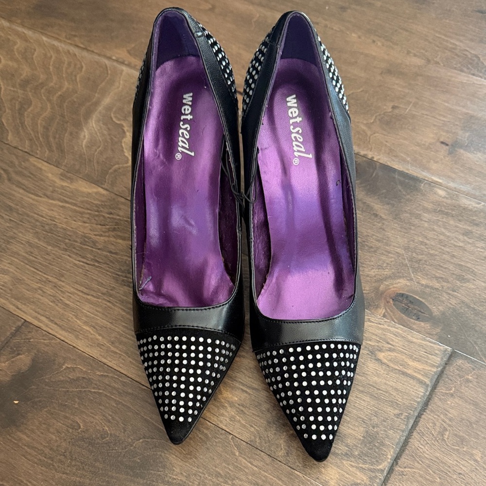 Wet Seal Black & crystal  Heels